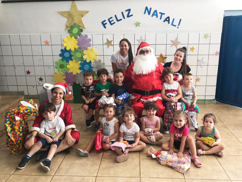 Escola de Samambaia ganha visita do Papai Noel em ação social de Natal