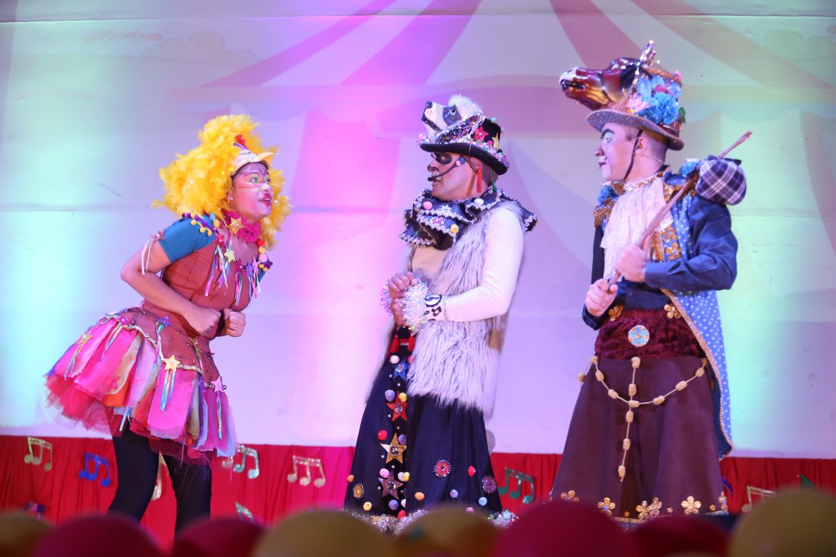 Musical Os Saltimbancos Abrilhanta Formatura Da Educa O Infantil Escola O Peixinho